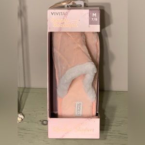 NWT, NIB Women’s size medium, 7/8, indoor outdoor bedroom shoes by Vivitar